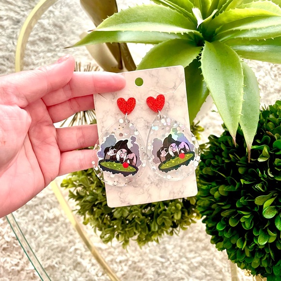 Evil Queen Halloween Earrings - Picture 3 of 4